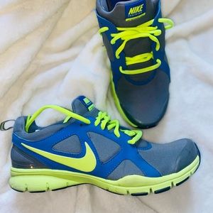 LIKE NEW!! Nike Trainers